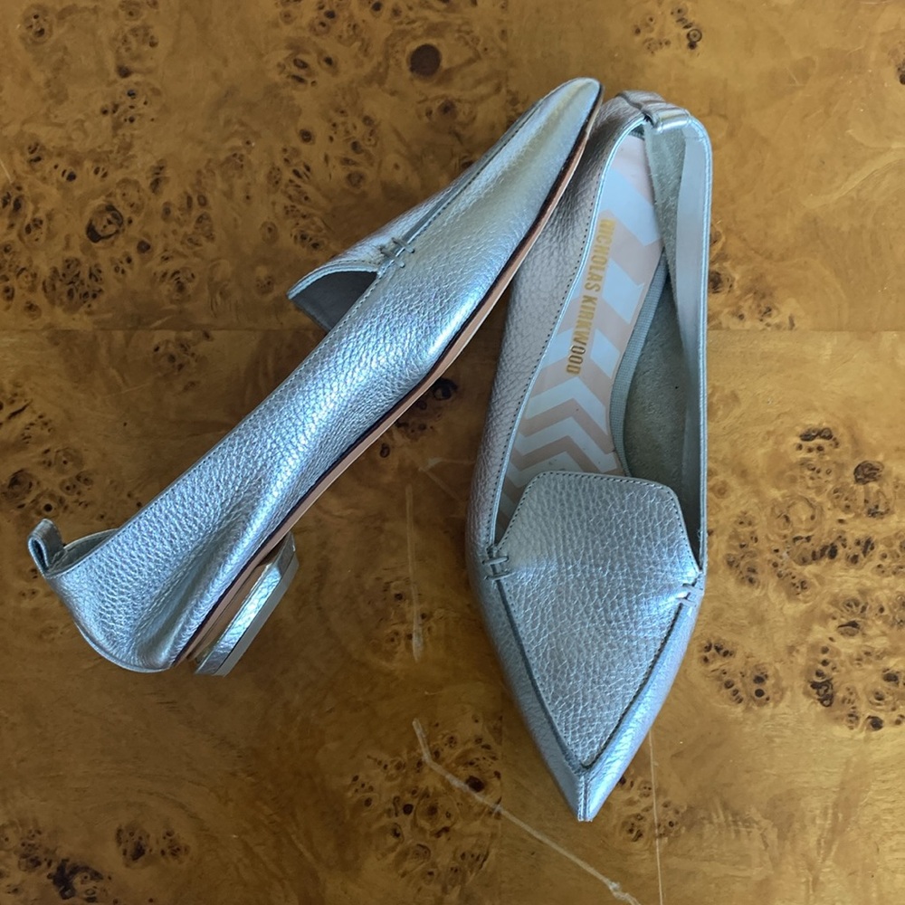 Nicholas Kirkwood Silver Pointed Toe Leather Flats